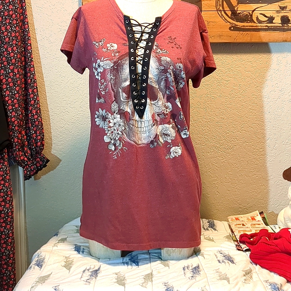 XS Windsor Skull Top